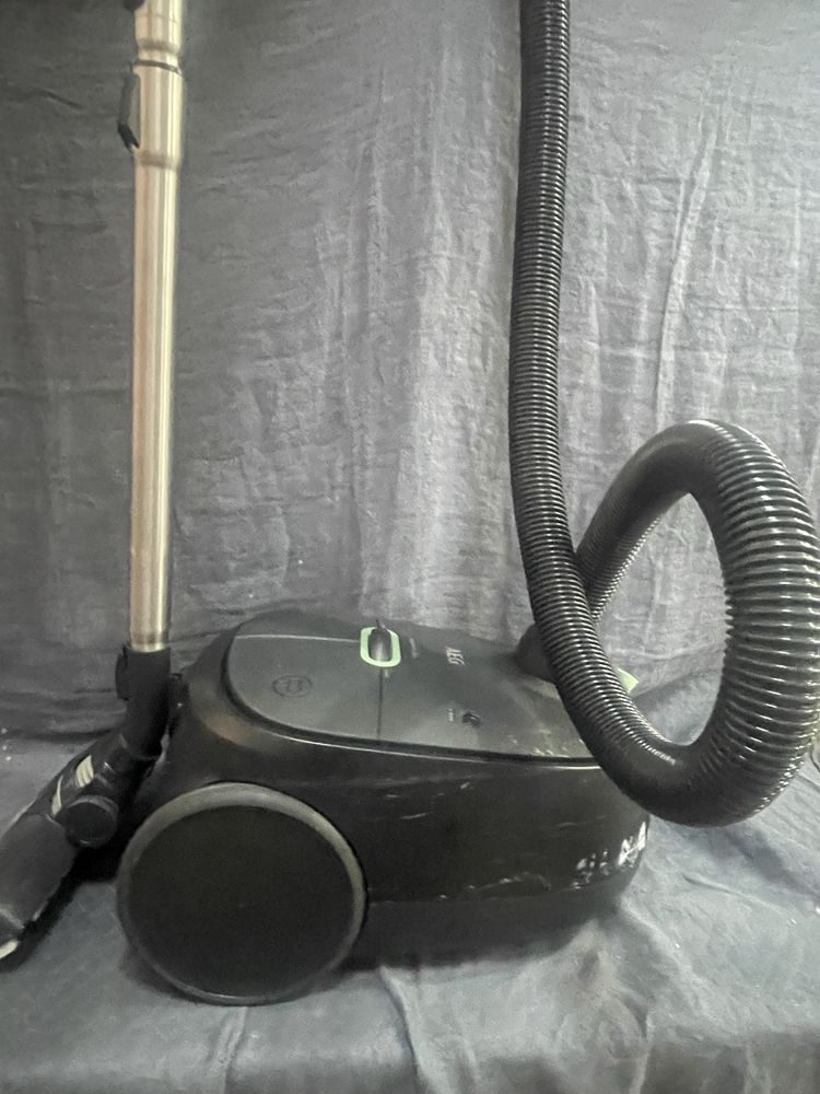 Прахосмукачка AEG AB61C2OKO – 3.5L,