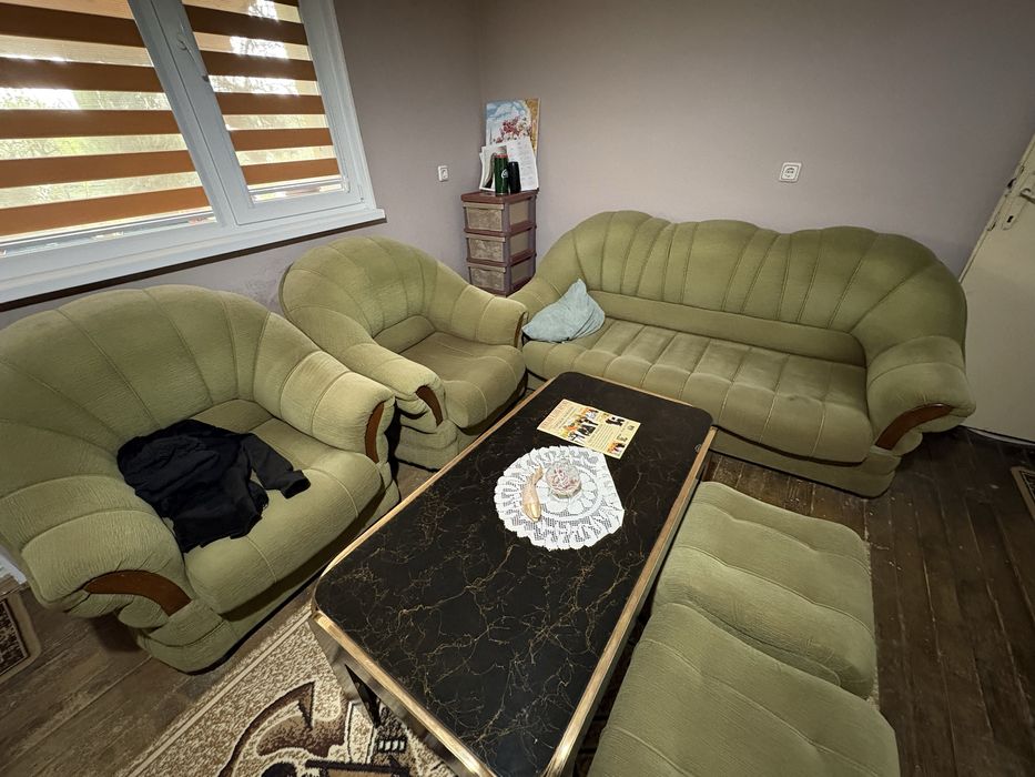 Целият комплект + маса