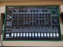 Roland Aira TR 8
