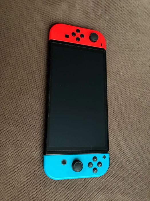 Vând Nintendo Switch