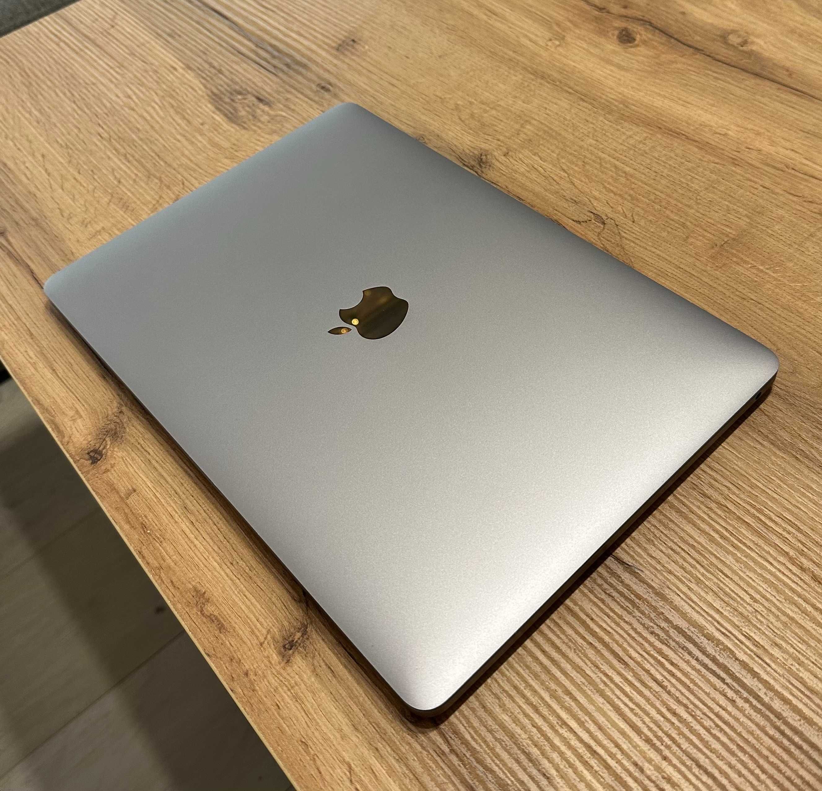 MacBook Pro 13" 2020 M1, 8GB RAM, 256GB SSD