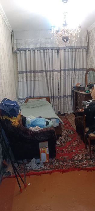 Срочно.  Чиланзар 19.  Срочно 2 х комнатная.