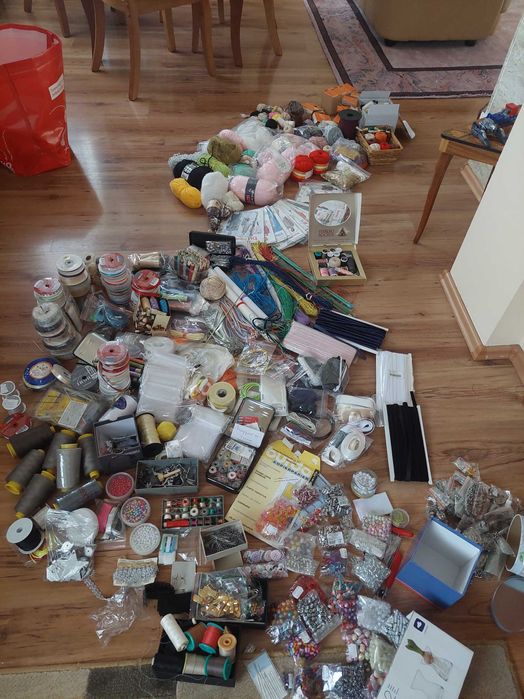 Продавам множество шивашки материали