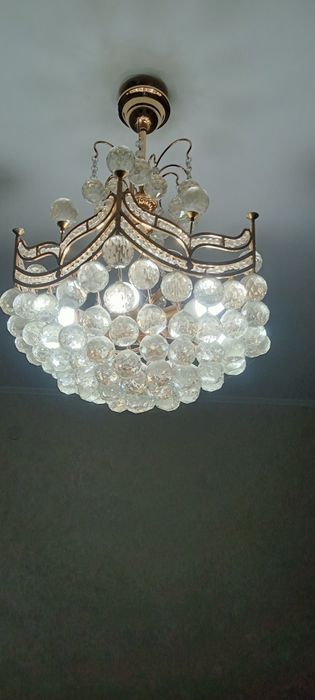 Продам хрустальную люстру