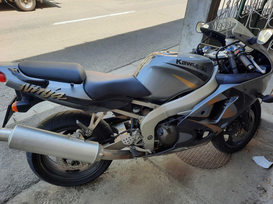 Motocicleta Kawasaki Ninja ZX 6R