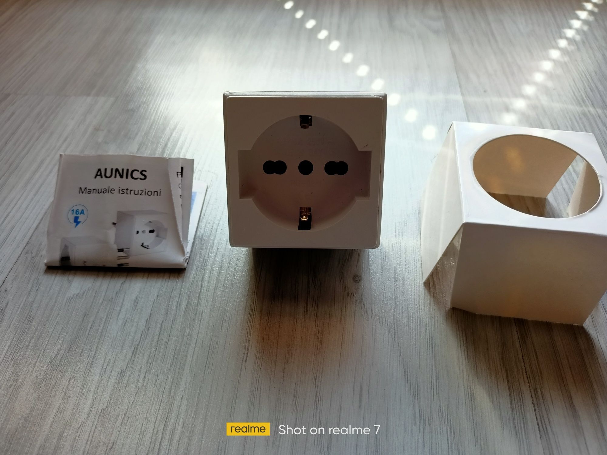 Смарт контакт Aunics WiFi Smart plug