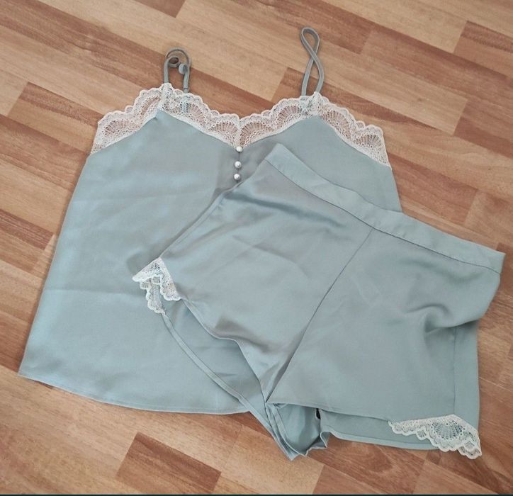 Pijama Primark material satinat