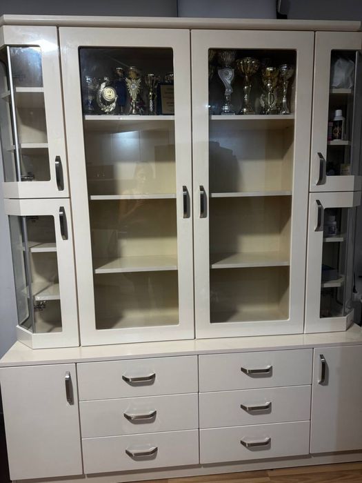 Секция от масивно дърво