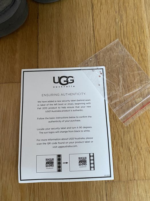 Обувки UGG
