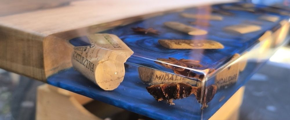 Плато/Дъска от епоксидна смола и орех.