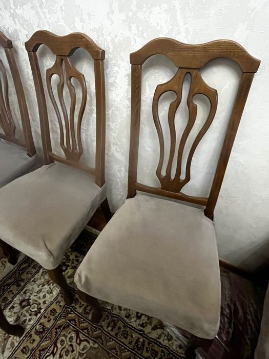 Стол со стульями