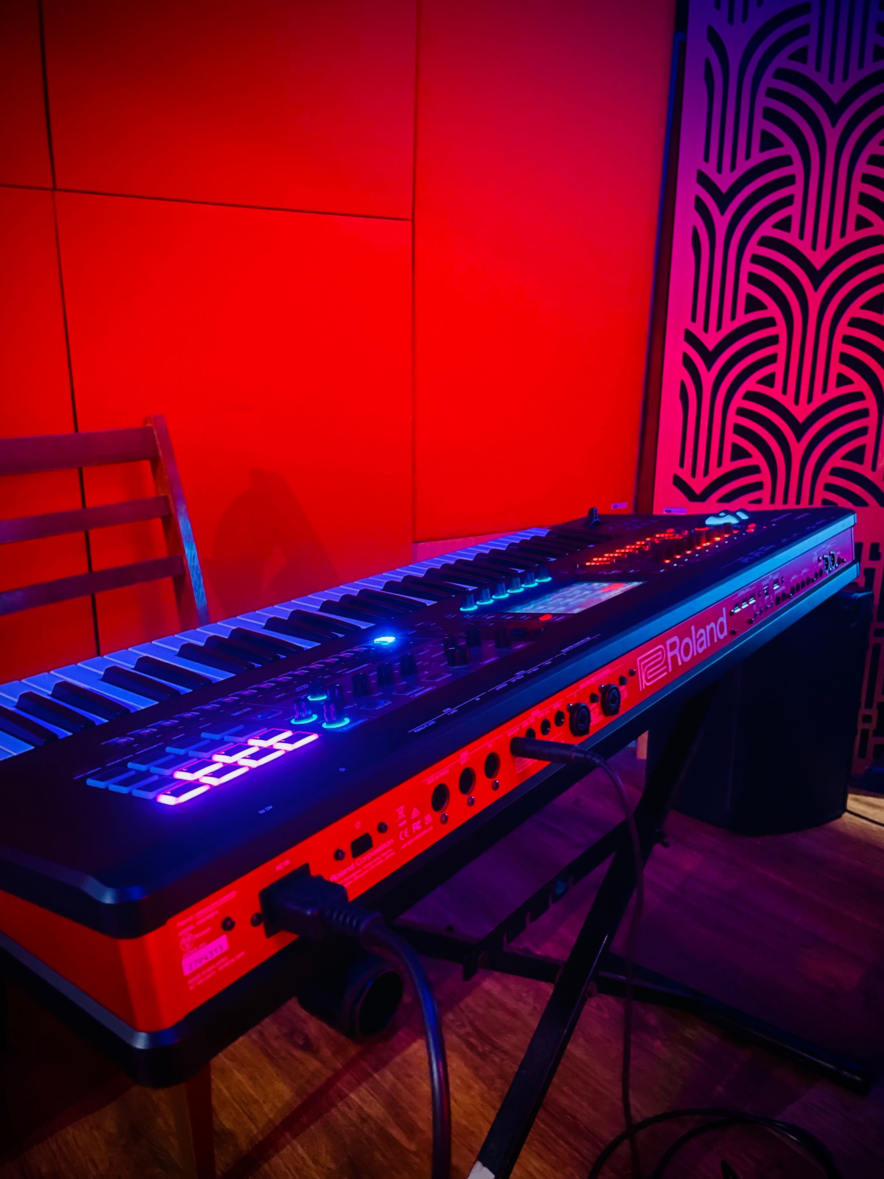 Roland fantom 6 61keys