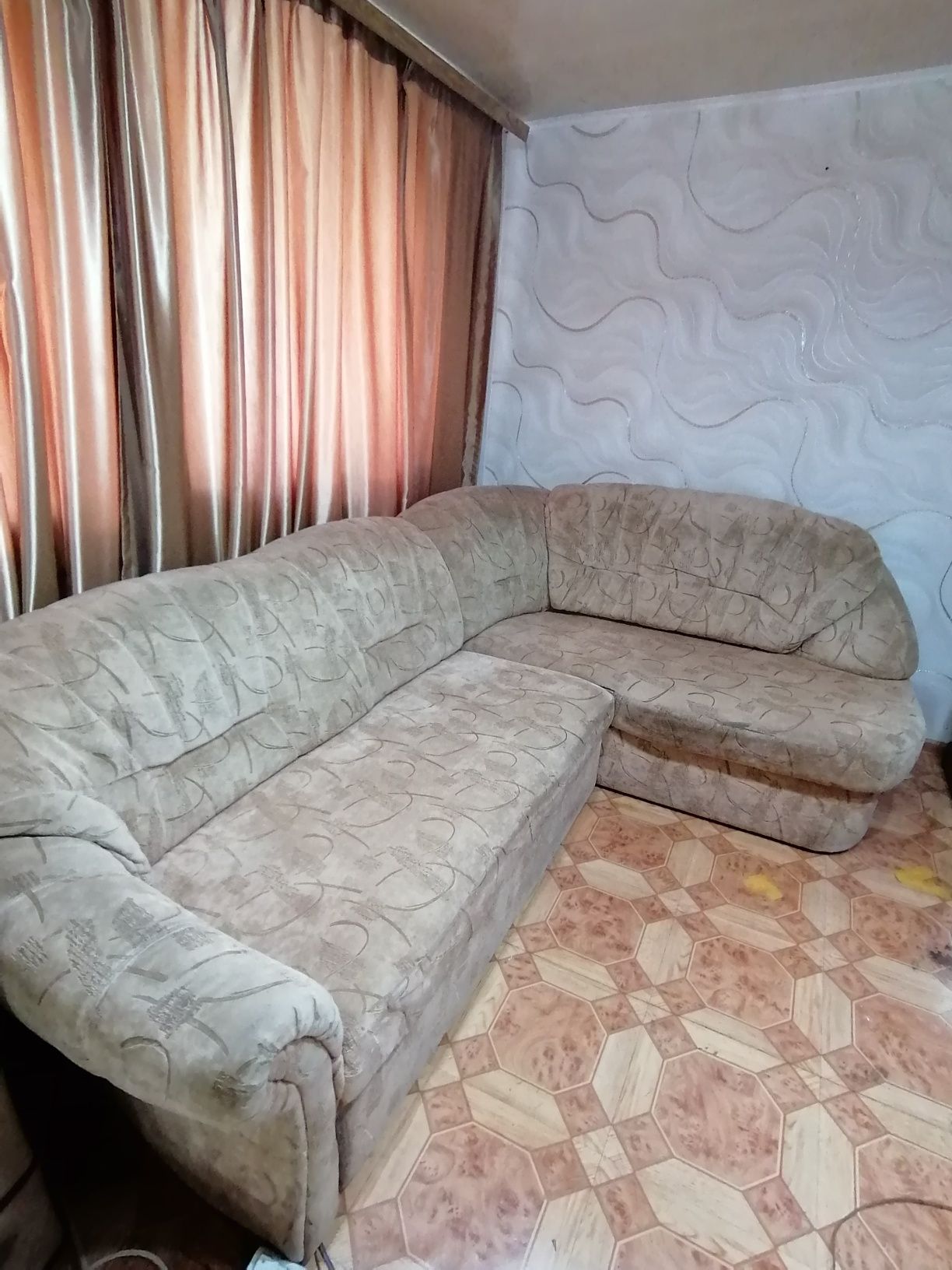 Продам диван с креслом б/у.
