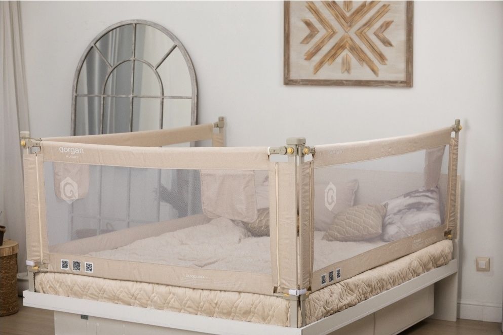 Продам защитный бортик для кровати