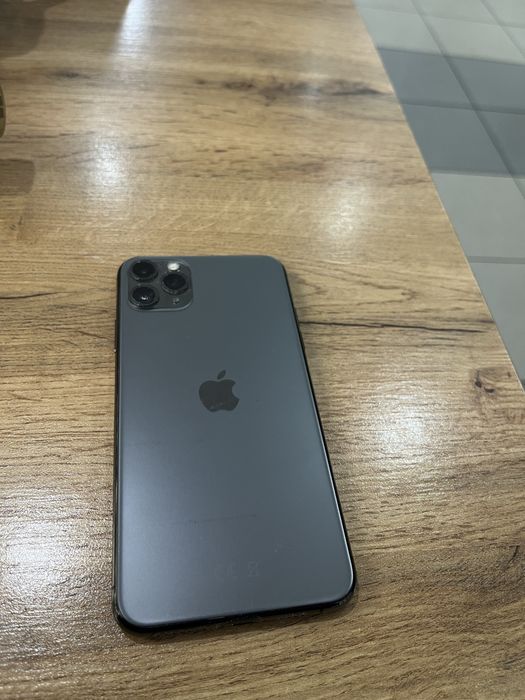 Айфон 11 про макс 64 гб продам срочно