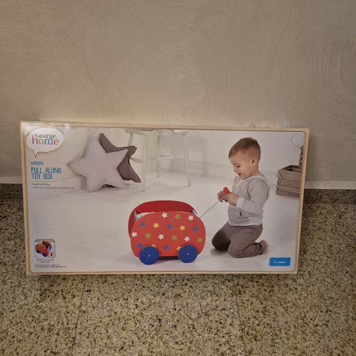 Чисто нова дървена количка