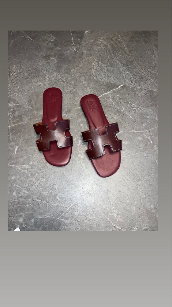 Papuci hermes disponibili pe mai multe culori