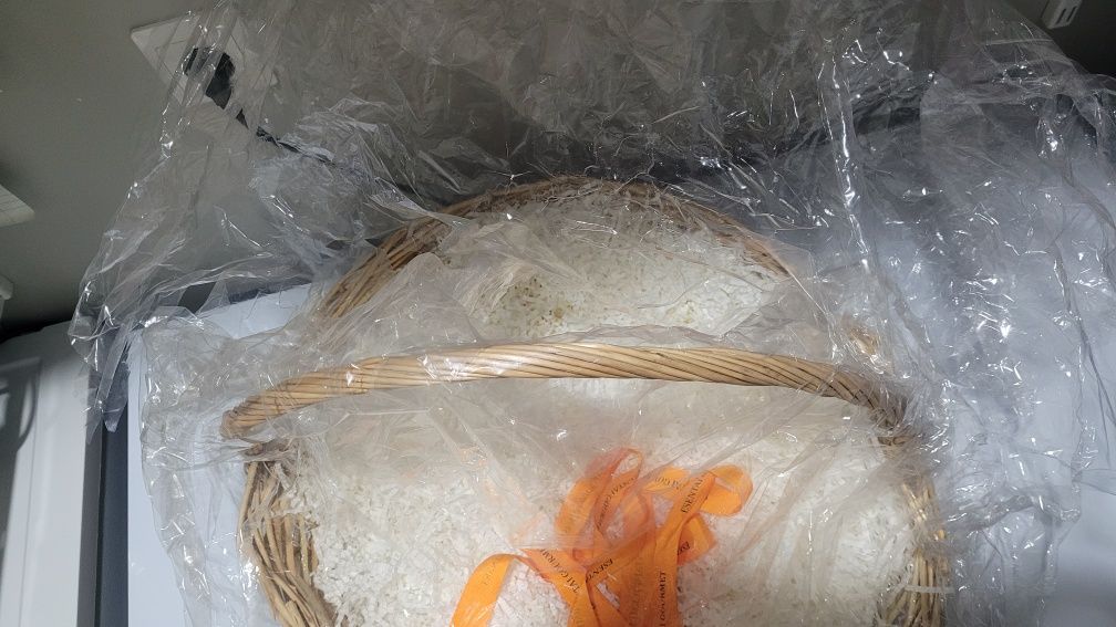 Продам подарочную корзину