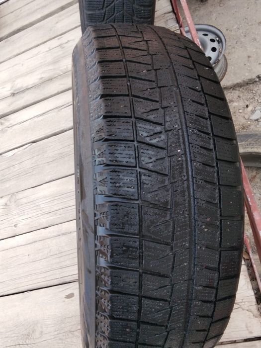 Зимний шина Bridcestone 185/65 R15