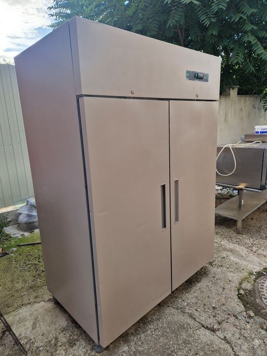 Vitrina rece si calda expunere, vitrina cu banc