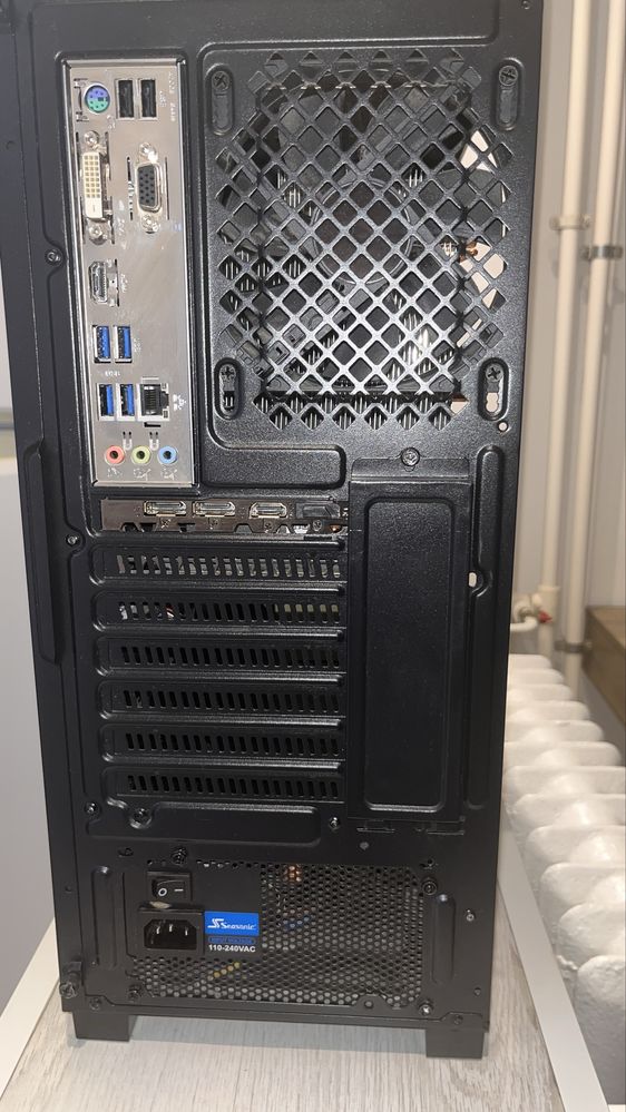 PC i5 9600K GTX 1660 OC 16GB RAM