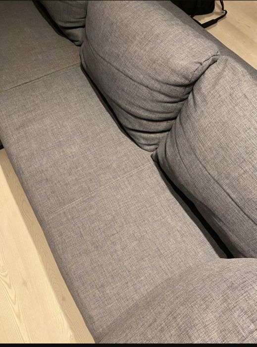 Canapea extensibilă cu spațiu pentru depozitare