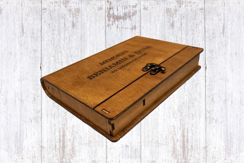 Cutie din lemn - Personalizata - stick 32GB 64GB 128GB - Print foto