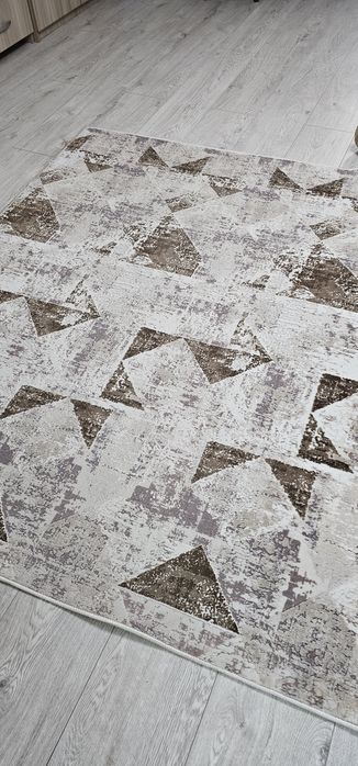 Продаётся ковер.