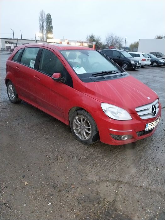 Mercedes Benz B 180