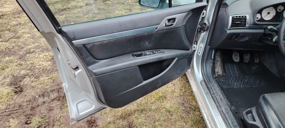 Продавам Пежо 407 на Части 2hdi