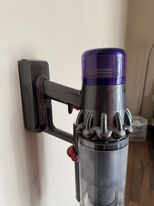 2023 Dyson v11 прахосмукачка като нова