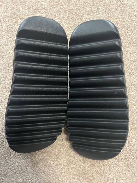 Yeezy slides toate marimile