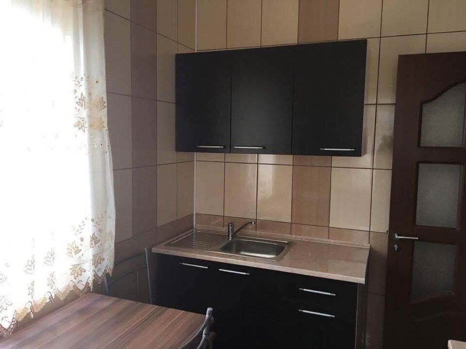 Inchiriez garsoniera