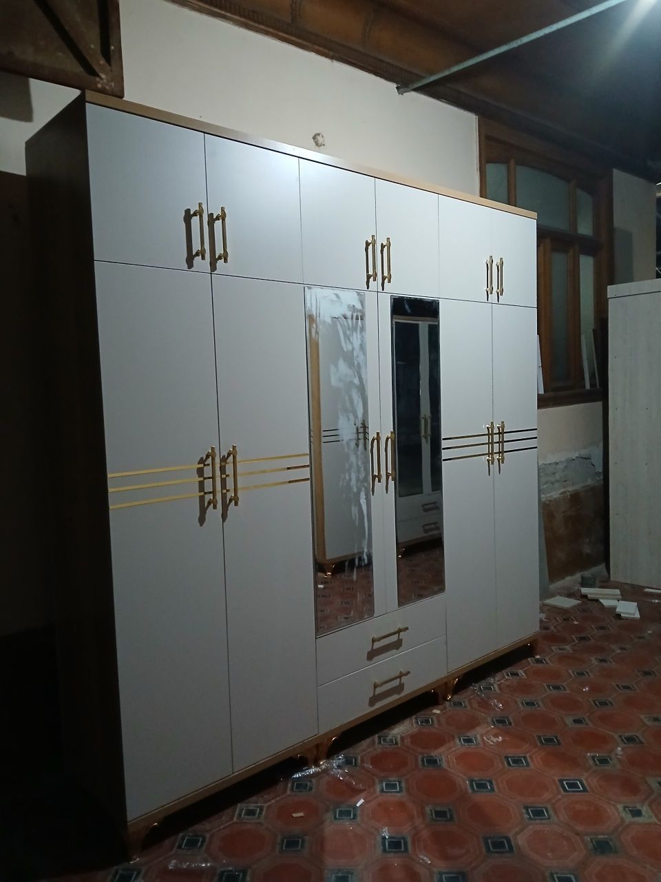 Haytek foson yangilik shkaf mebellar