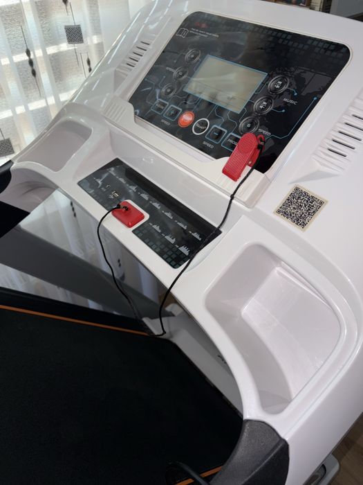 Bandă de alergat FitTronic D300