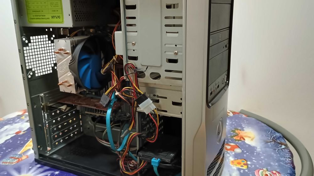 Unitate PC AMD + Monitor 250 Lei