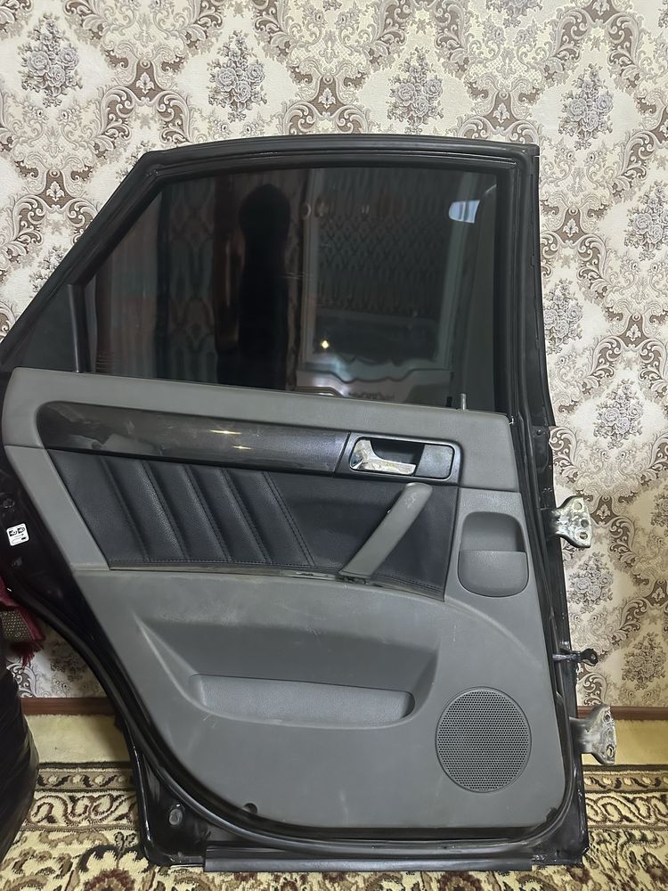 Gentra eshik qora gbo 3ta kraskasi toza
