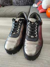 Обувки естествена кожа 36 на платформа и Боти черни 38 удобен ток