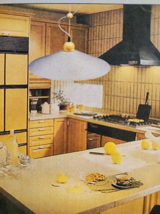 Лампа таванна-немска-с безстепенно регулиране на височината