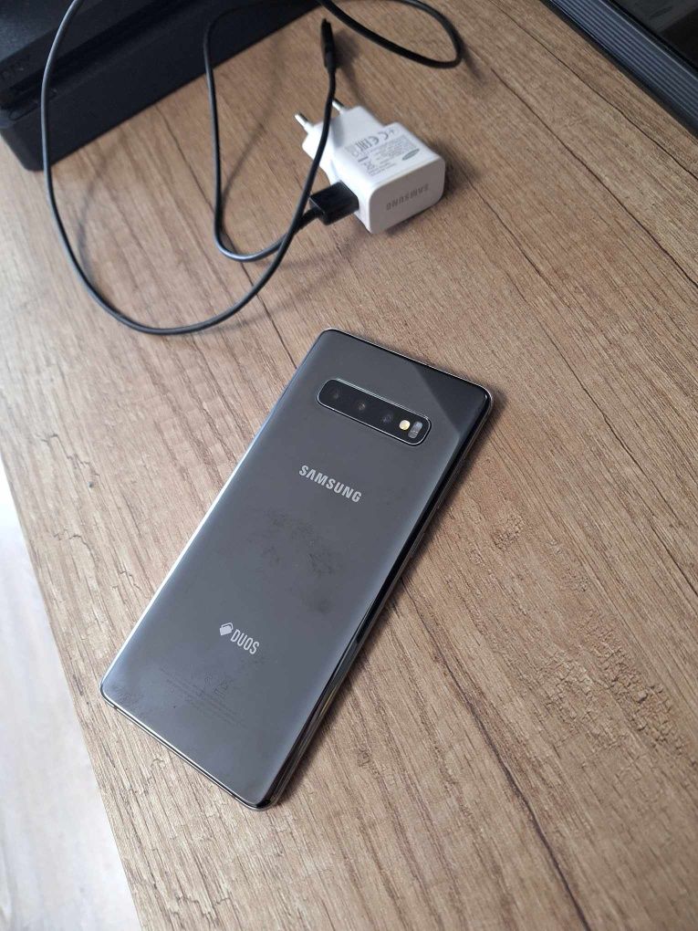 Vând samsung s10 plus 512 gb