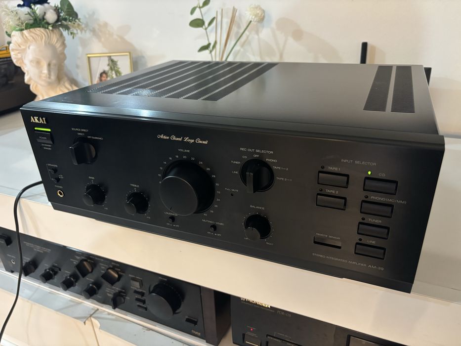 AKAI AM-39 IMPECABIL premium audio