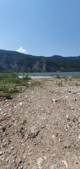 Vand teren deosebit la Dunare Berzasca