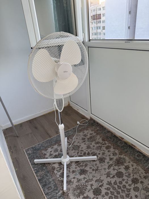 Ventilator podea 45W cu telecomanda