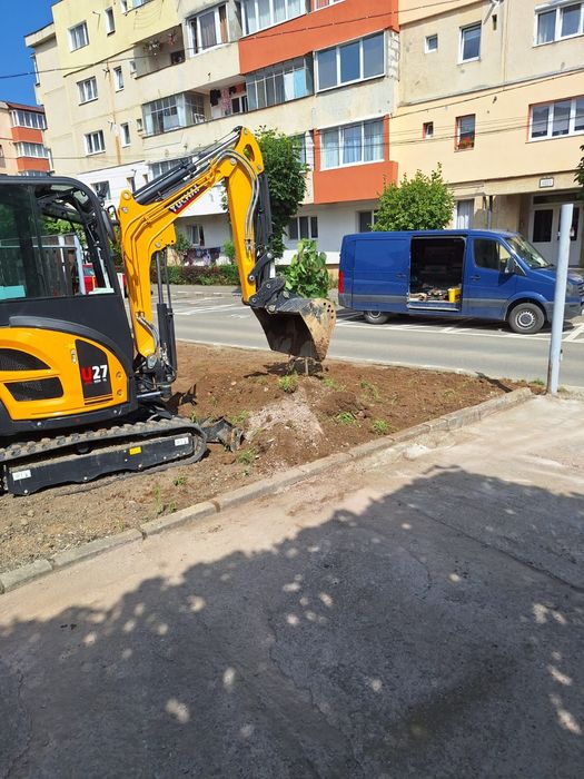 Execut excavații cu miniexcavatorul și transport basculabil