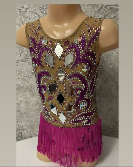 Купальник для художественной гимнастики.