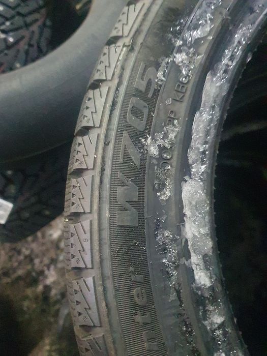 Продаю всесезонный комплект