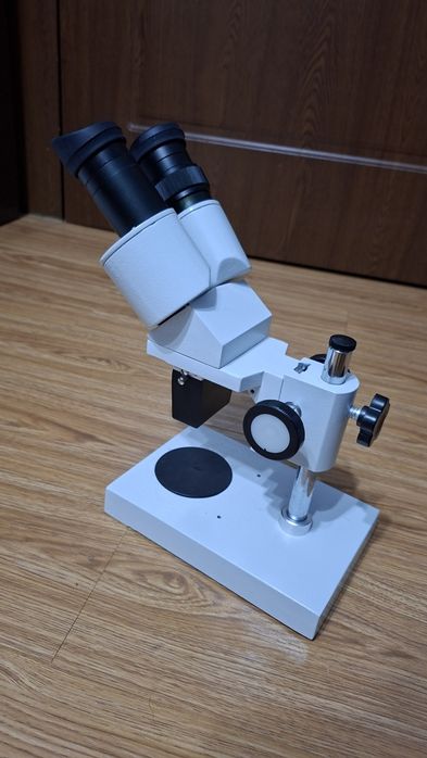 Vand microscop pentru electronica