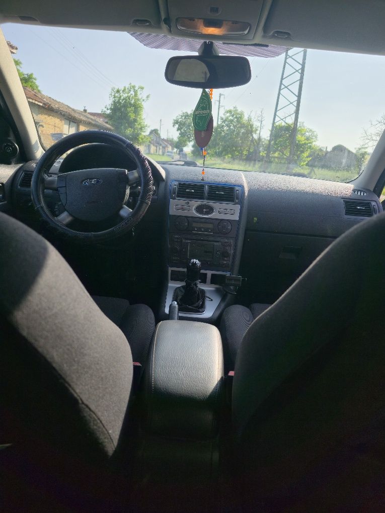 Продавам Ford mondeo mk3 1.8(Бензин, газ)