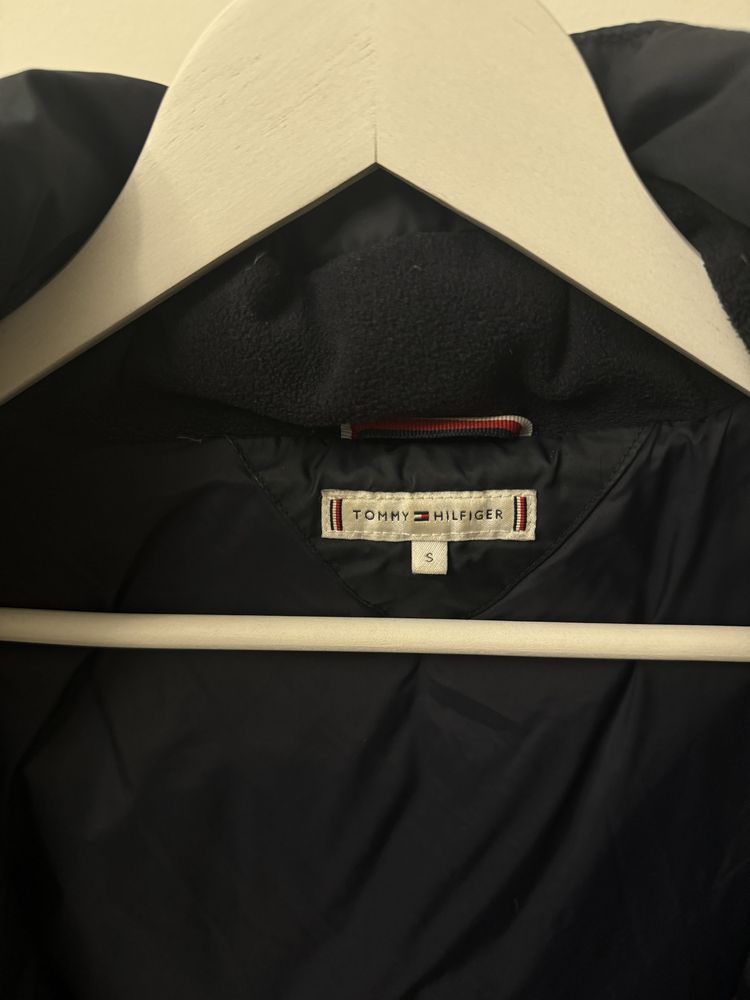 Geaca Tommy Hilfiger, fara defecte