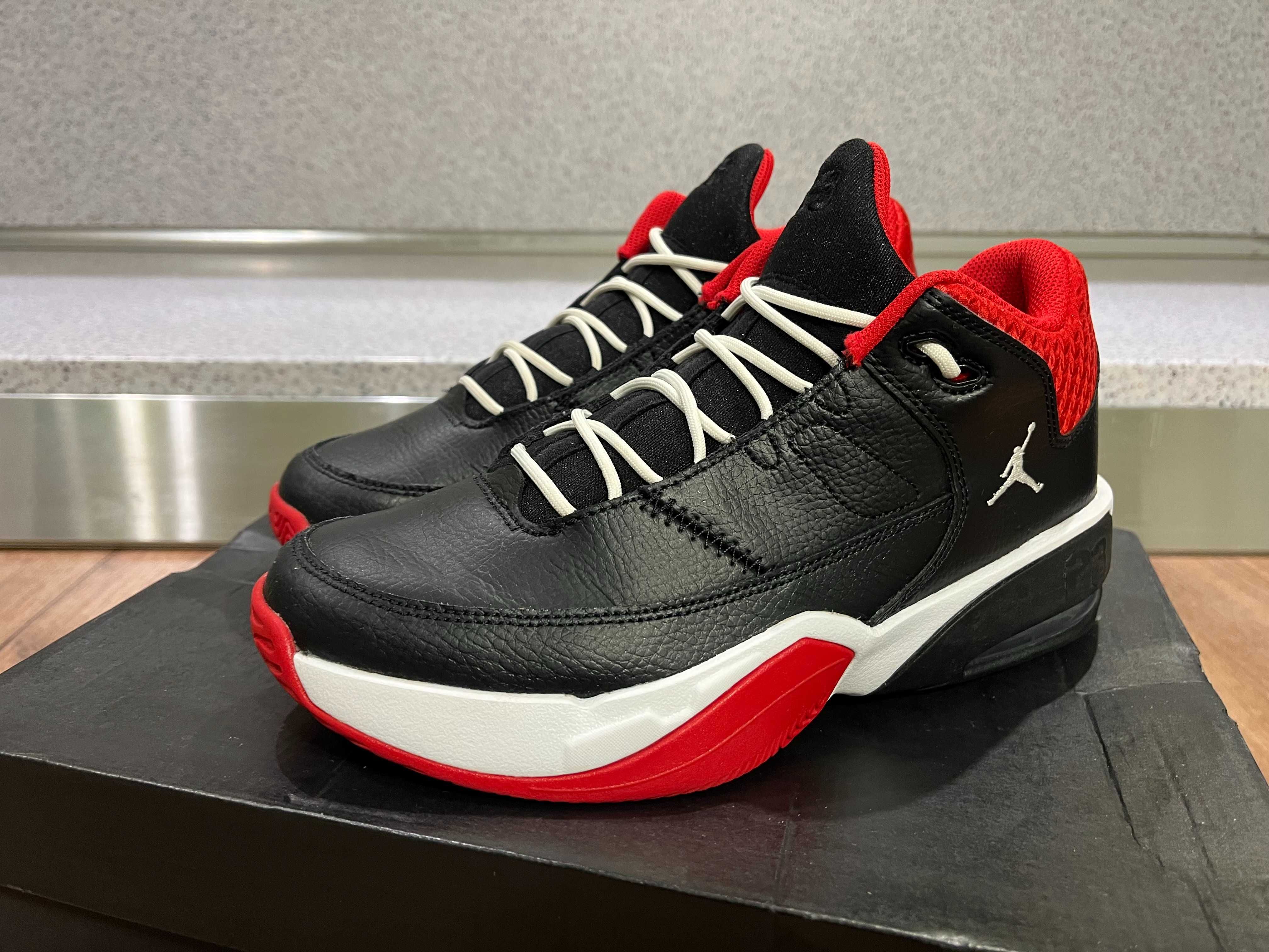 ОРИГИНАЛНИ *** Nike Air Jordan Max Aura 3 / University Black White Red